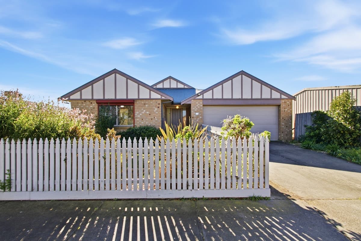 25 Ibis Avenue, SALE VIC, Sale - Image 1