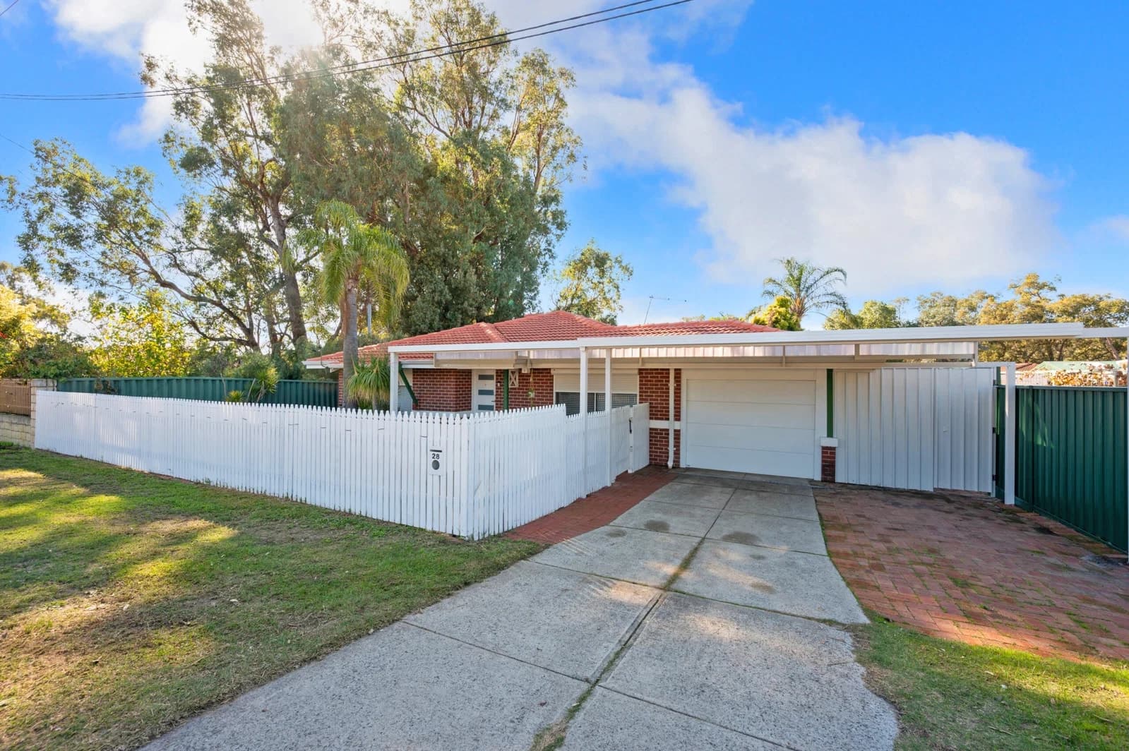 28 Moss Street, HUNTINGDALE WA 6110, Huntingdale - Image 1