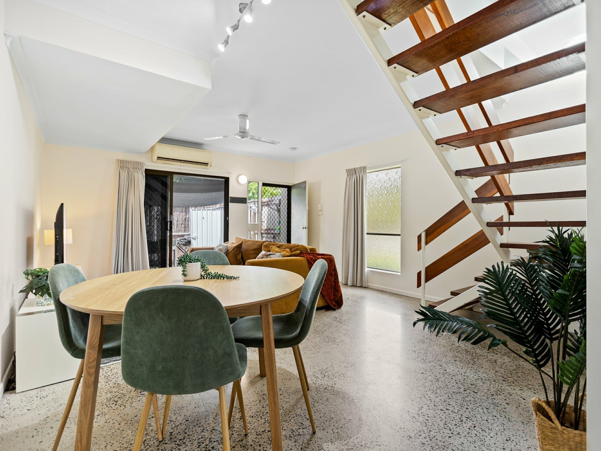 4/7 McPherson Close Edge Hill QLD, Edge Hill - Image 1