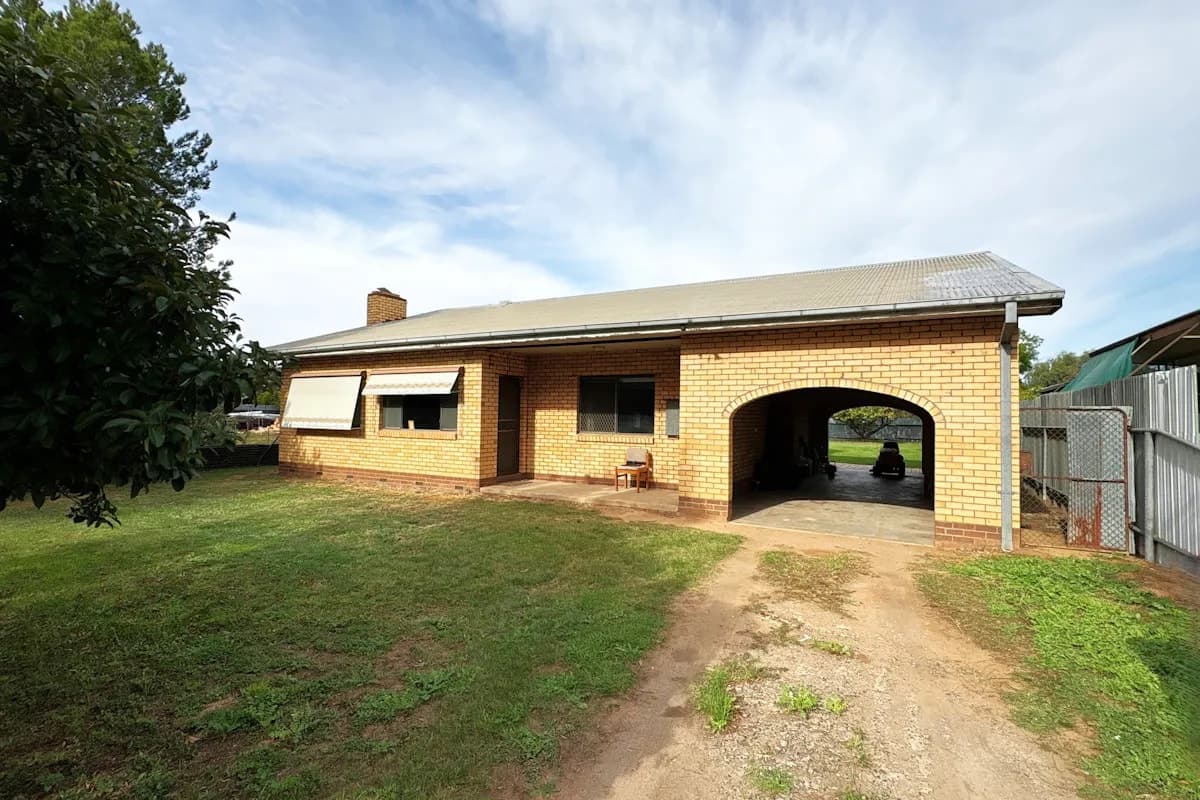142 jerilderie Street, Jerilderie - Image 1