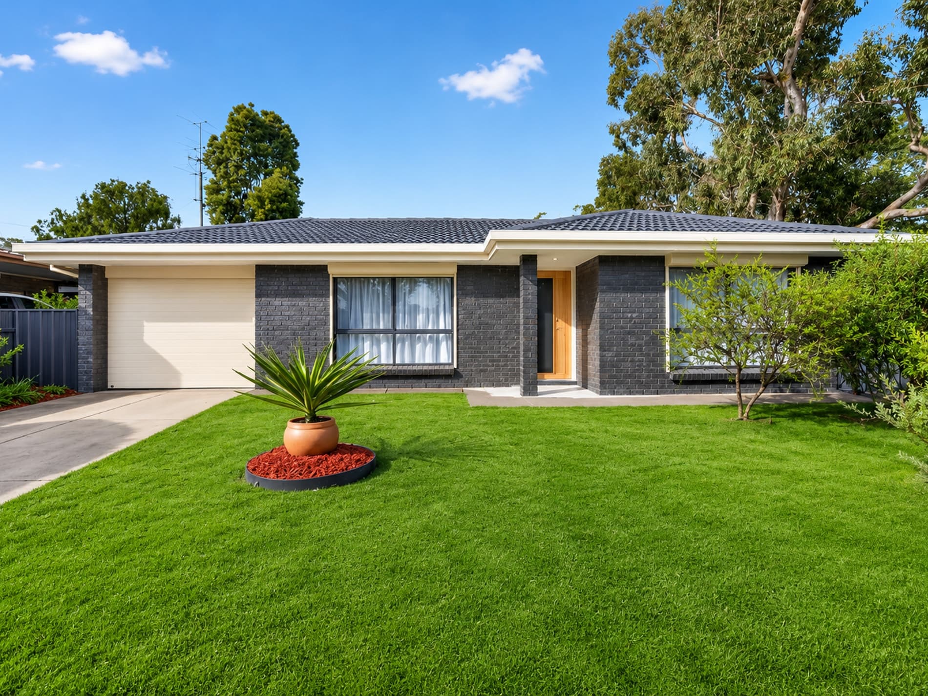 142 Canterbury Road, Victor Harbor, Victor Harbor - Image 1