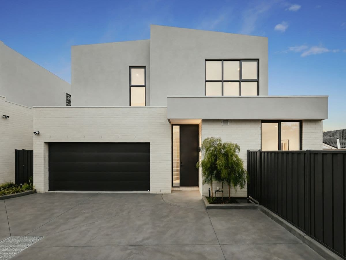 3/30 Strabane Avenue, MONT ALBERT NORTH, Mont Albert North - Image 1
