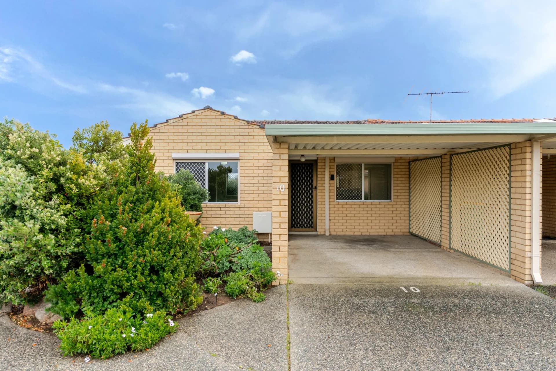 10/101 Simpson Avenue, Rockingham - Image 1