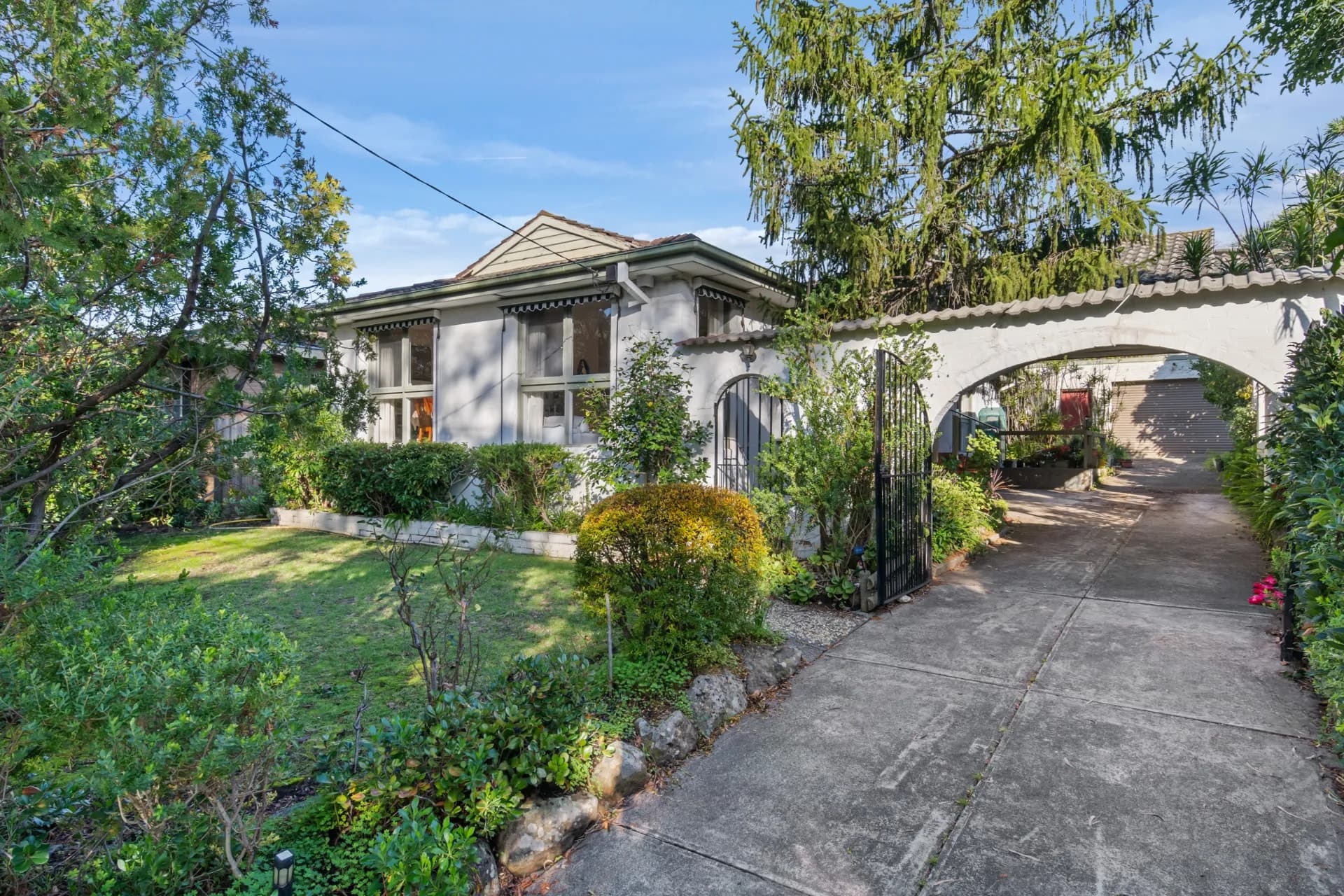 928 High Street Road, Glen Waverley - Image 1