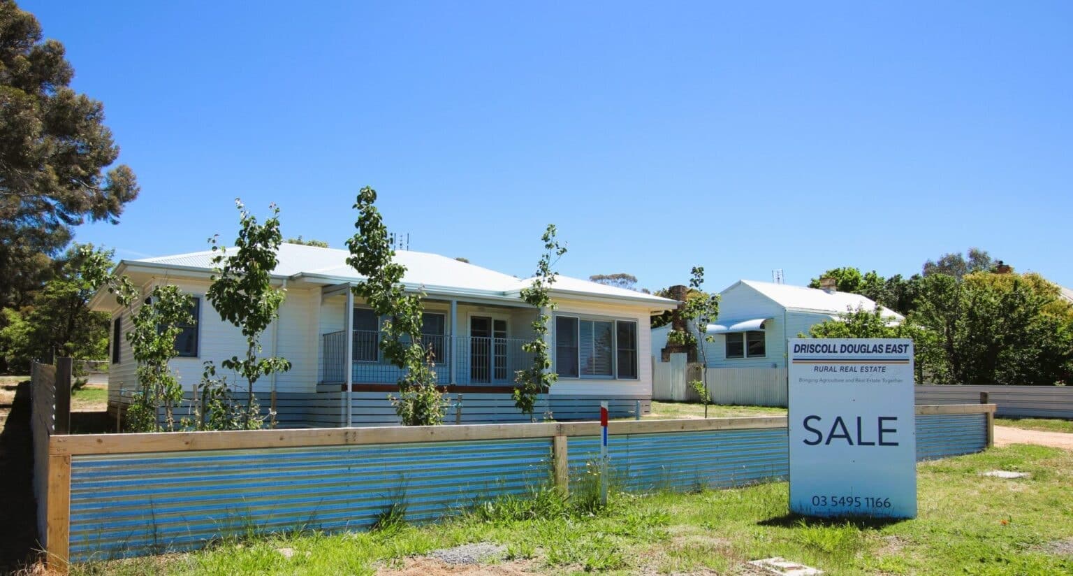 Freshly Renovated 3 bedroom home in the heart of St Arnaud - 1 Beaconsfield Street - SOLD, – Sold - Image 1