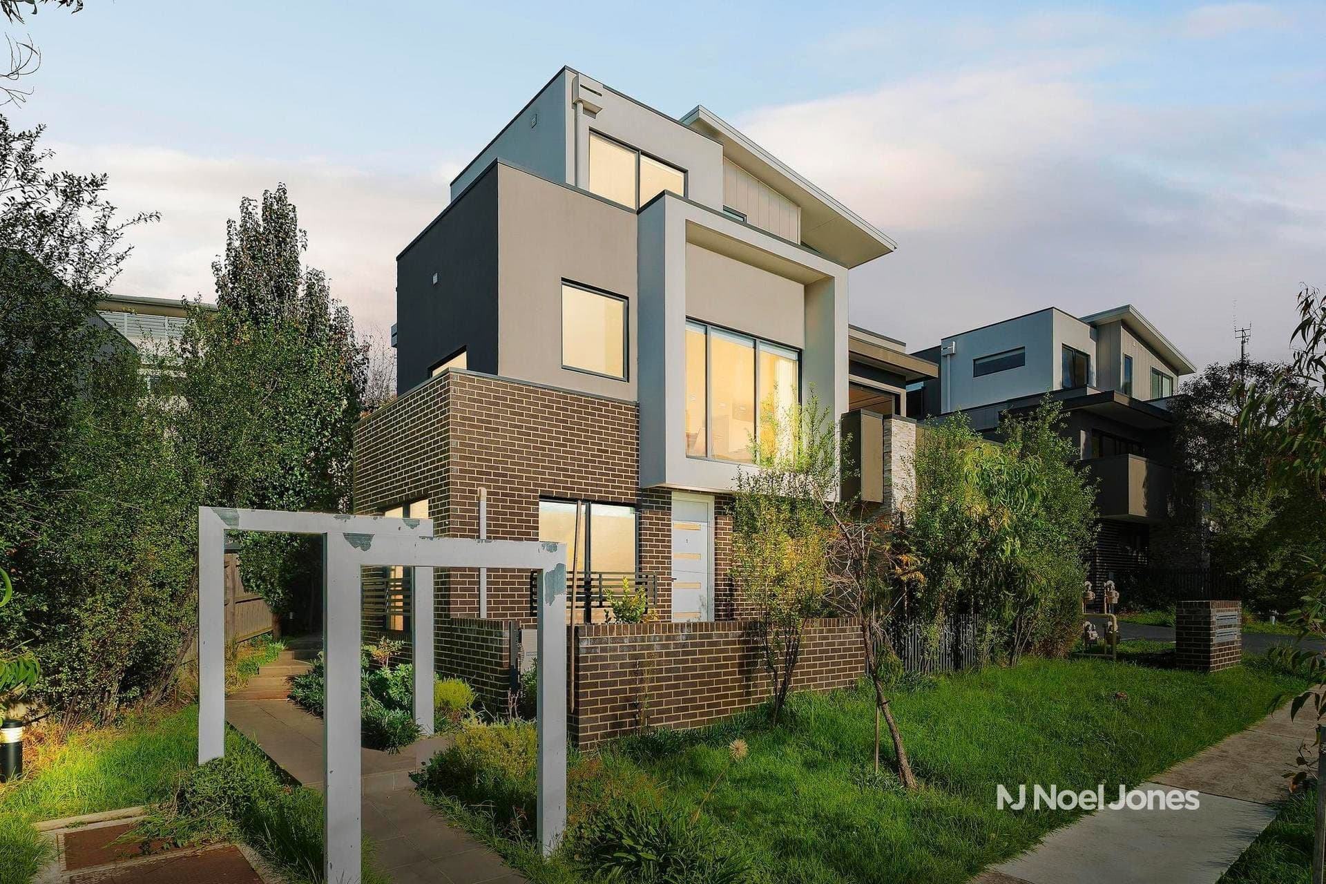 1/2 Curlew Court, Doncaster - Image 1