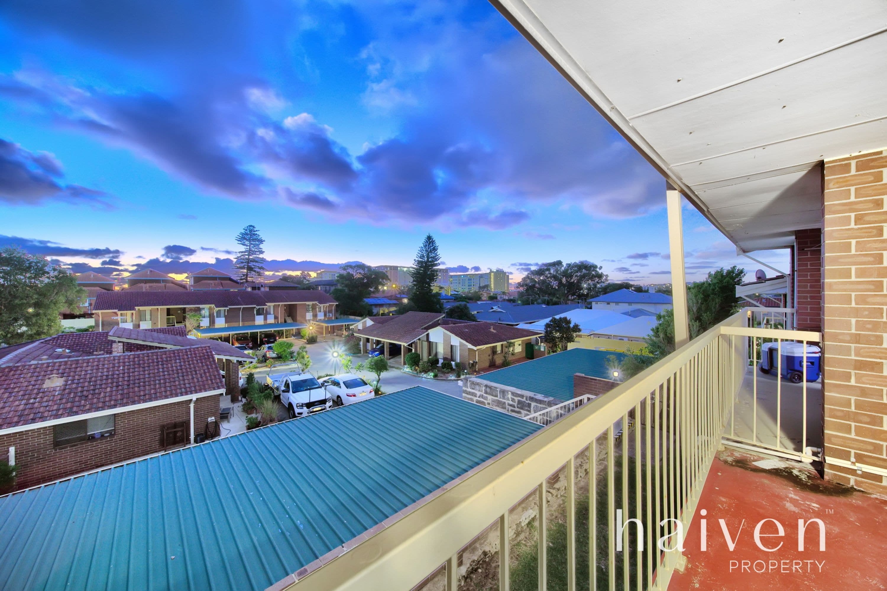 16/16/61 Stanley Street, Scarborough - Image 1