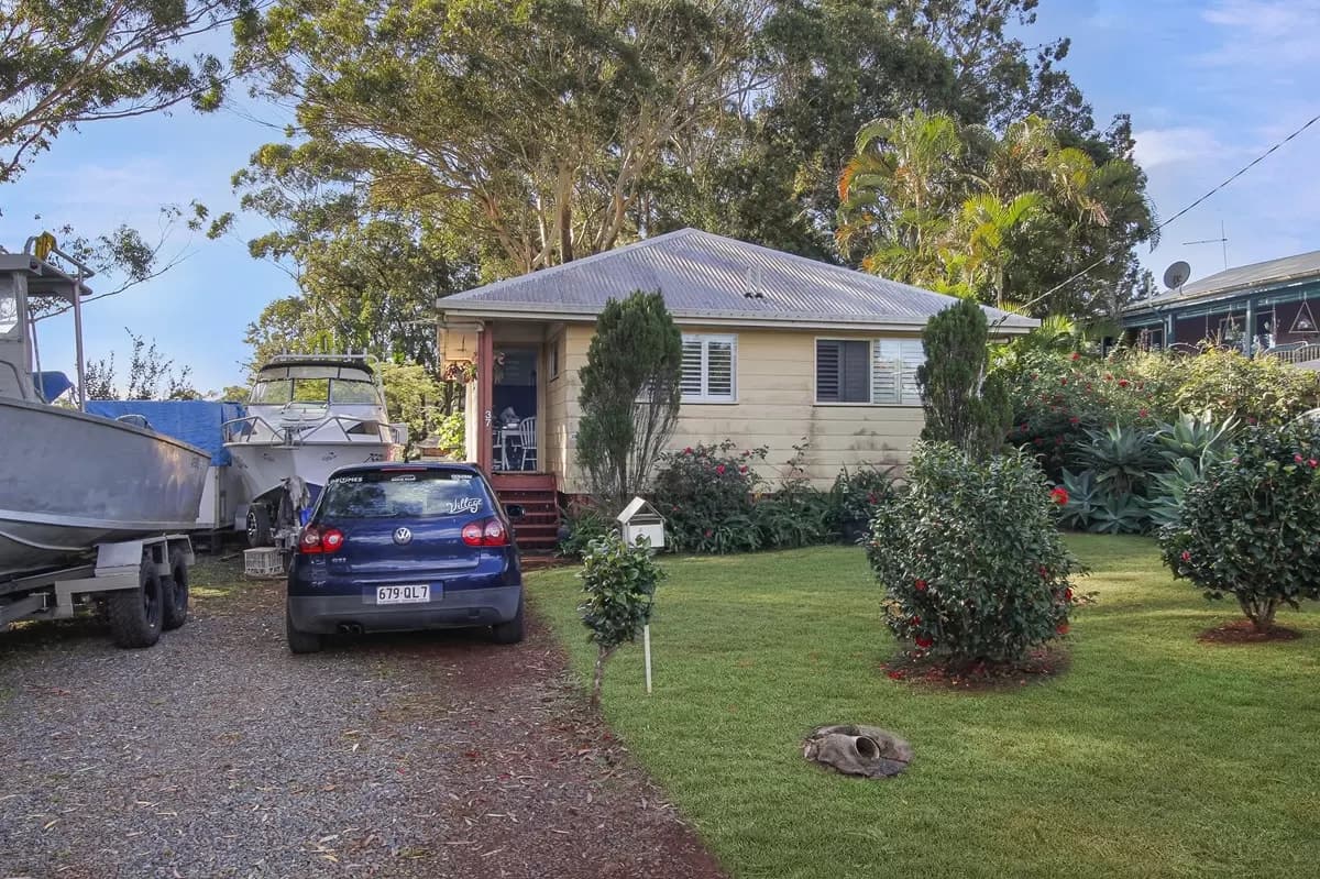37 Highland St Russell Island QLD, Russell Island - Image 1