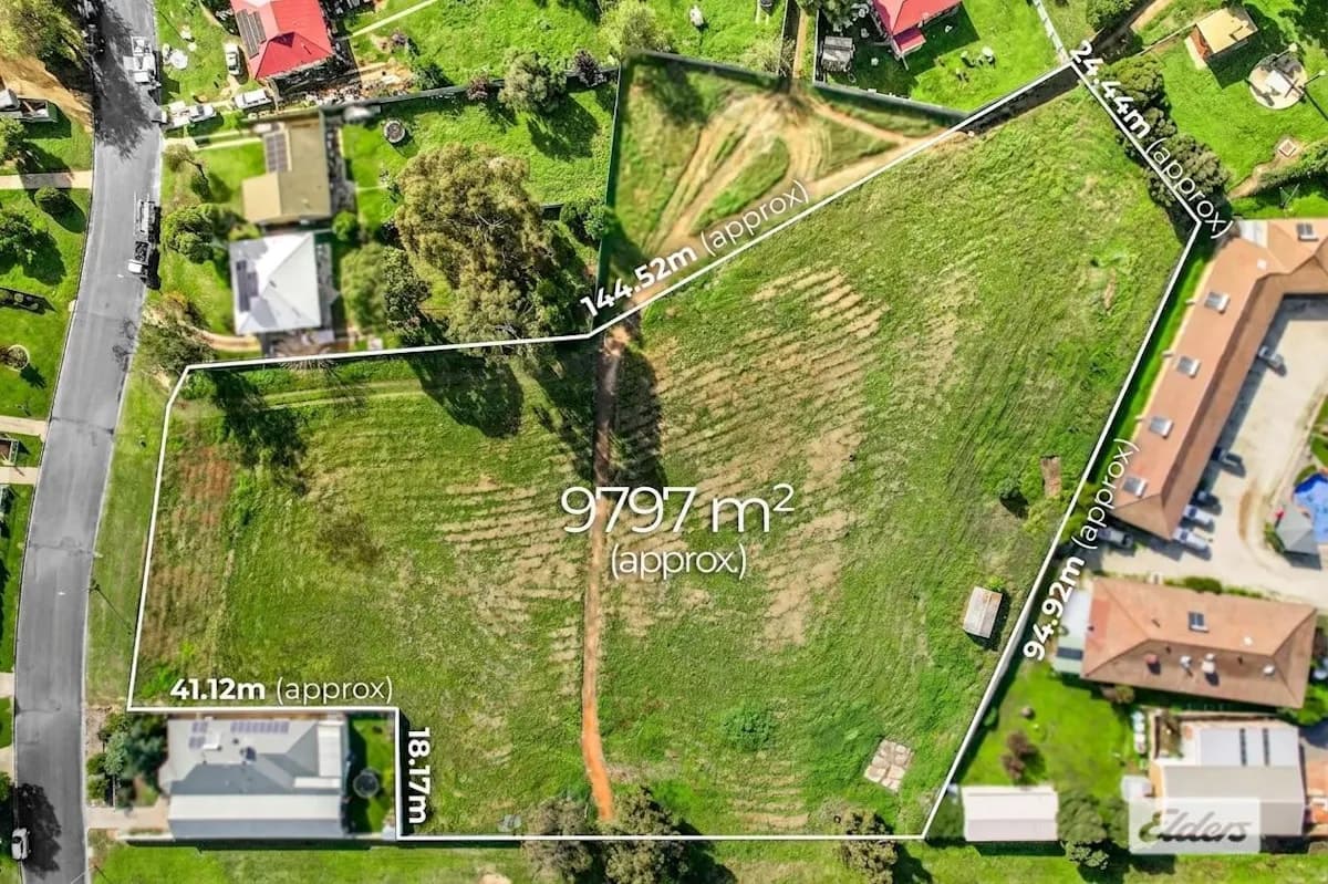 11-15 Pinot Crescent, Corowa - Image 1