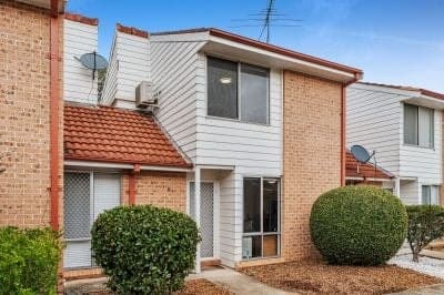 8/11 Mundarda Place, St Helens Park, St Helens Park - Image 1