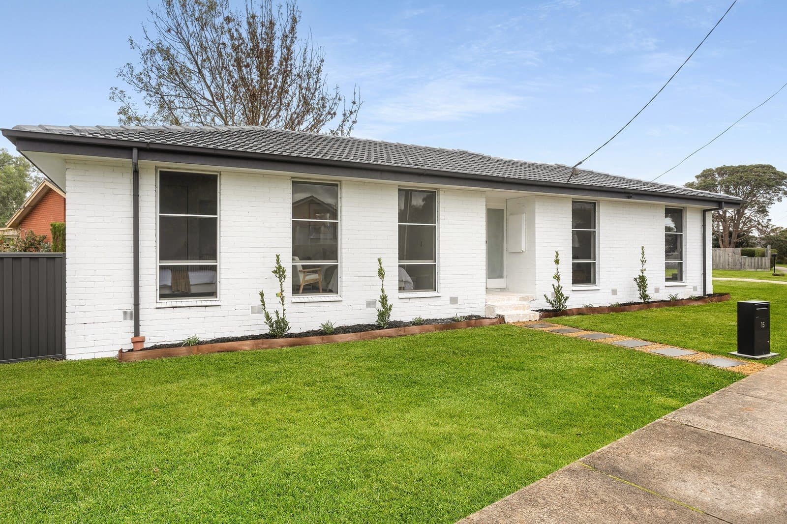 15 Robertson Drive, Mornington - Image 1