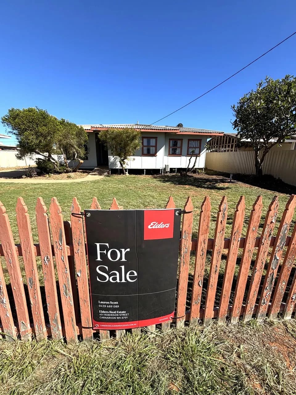 18 Beckett Street, South Carnarvon - Image 1