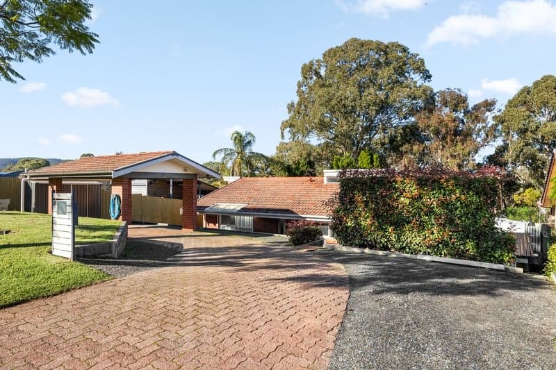 55 Gaylard Crescent, Redwood Park - Image 1