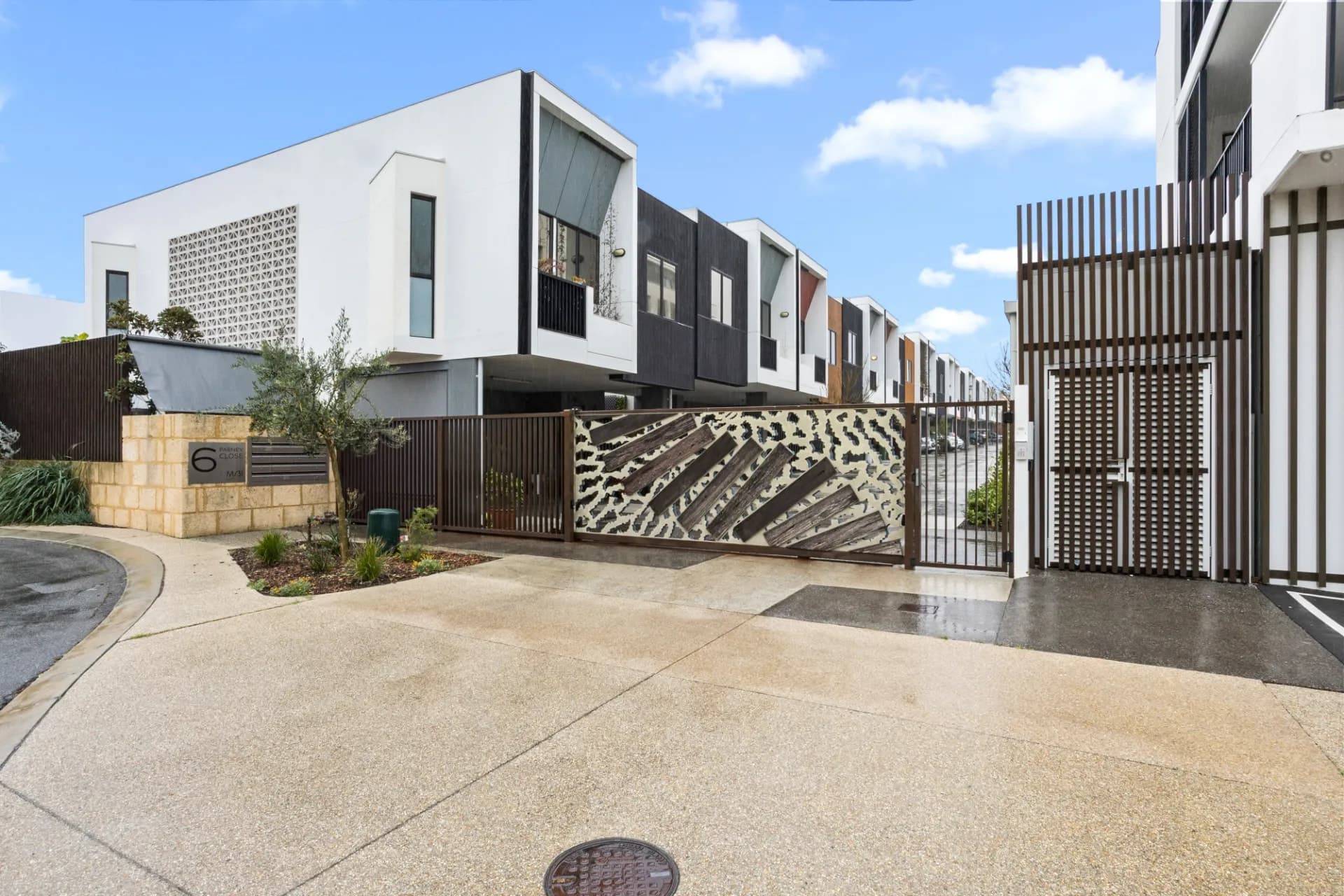 4/6 Parney Close, North Coogee - Image 1