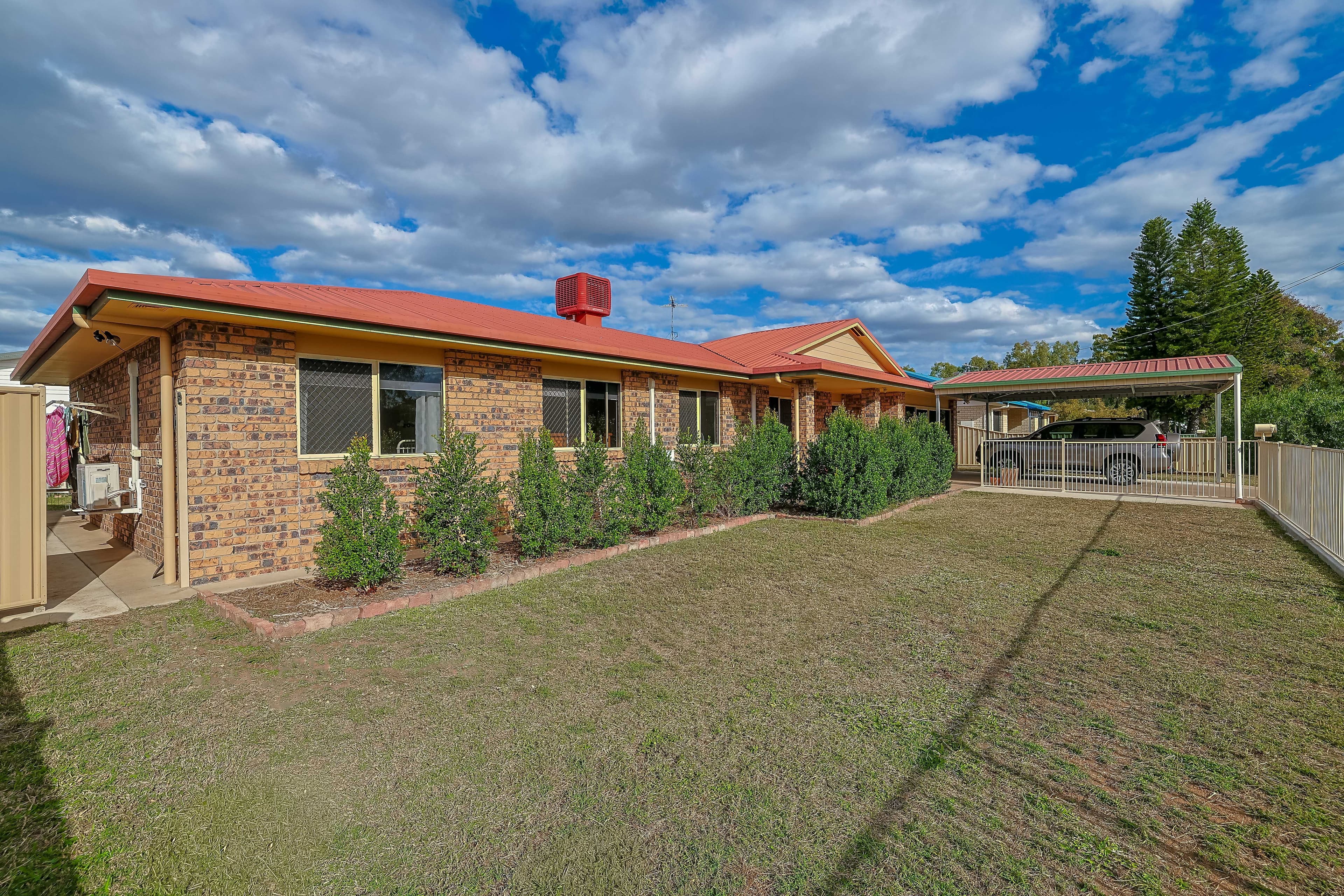 5 Clark Drive, EMERALD QLD 4720, Emerald - Image 1