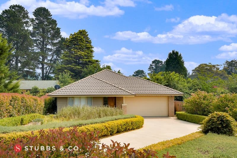 24 Railway Parade, Wentworth Falls - Image 1