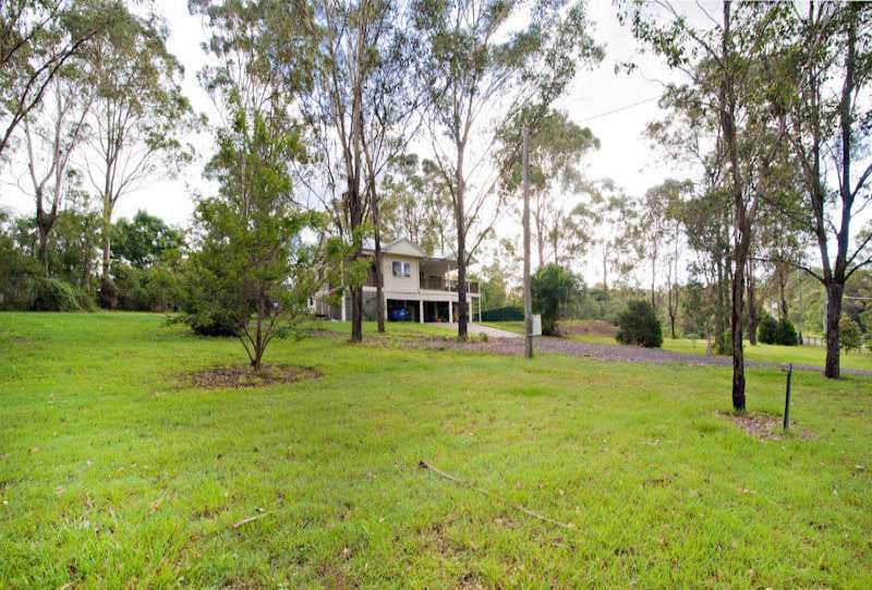 15/4 Mitchell Road, Darling Point, Mount Crosby - Image 1