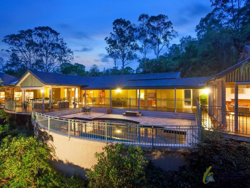 19 Melaleuca Place, Brookfield - Image 1