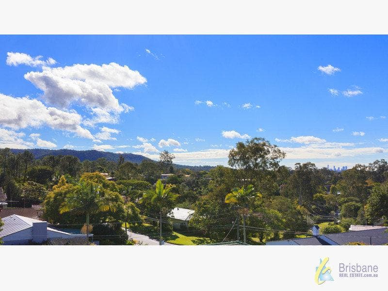 14 Gleneagle Street, Kenmore - Image 1