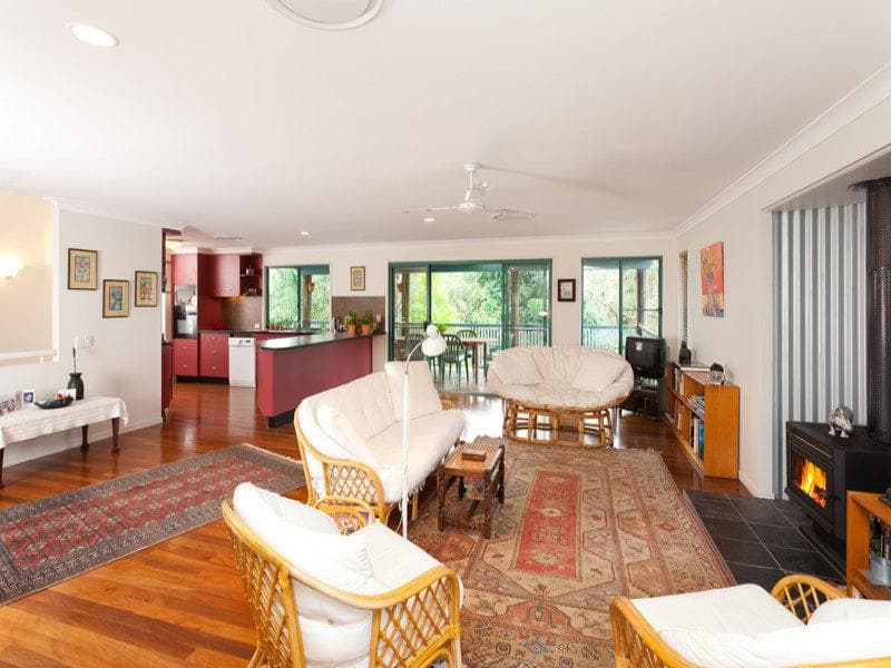 747 Mount Crosby Road, Karana Downs - Image 1