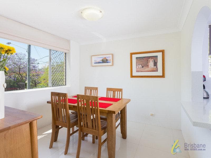 1/117 Clarence Road, Indooroopilly - Image 1