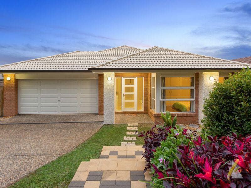 8/58 Dolphin Street, Coogee, Moggill - Image 1