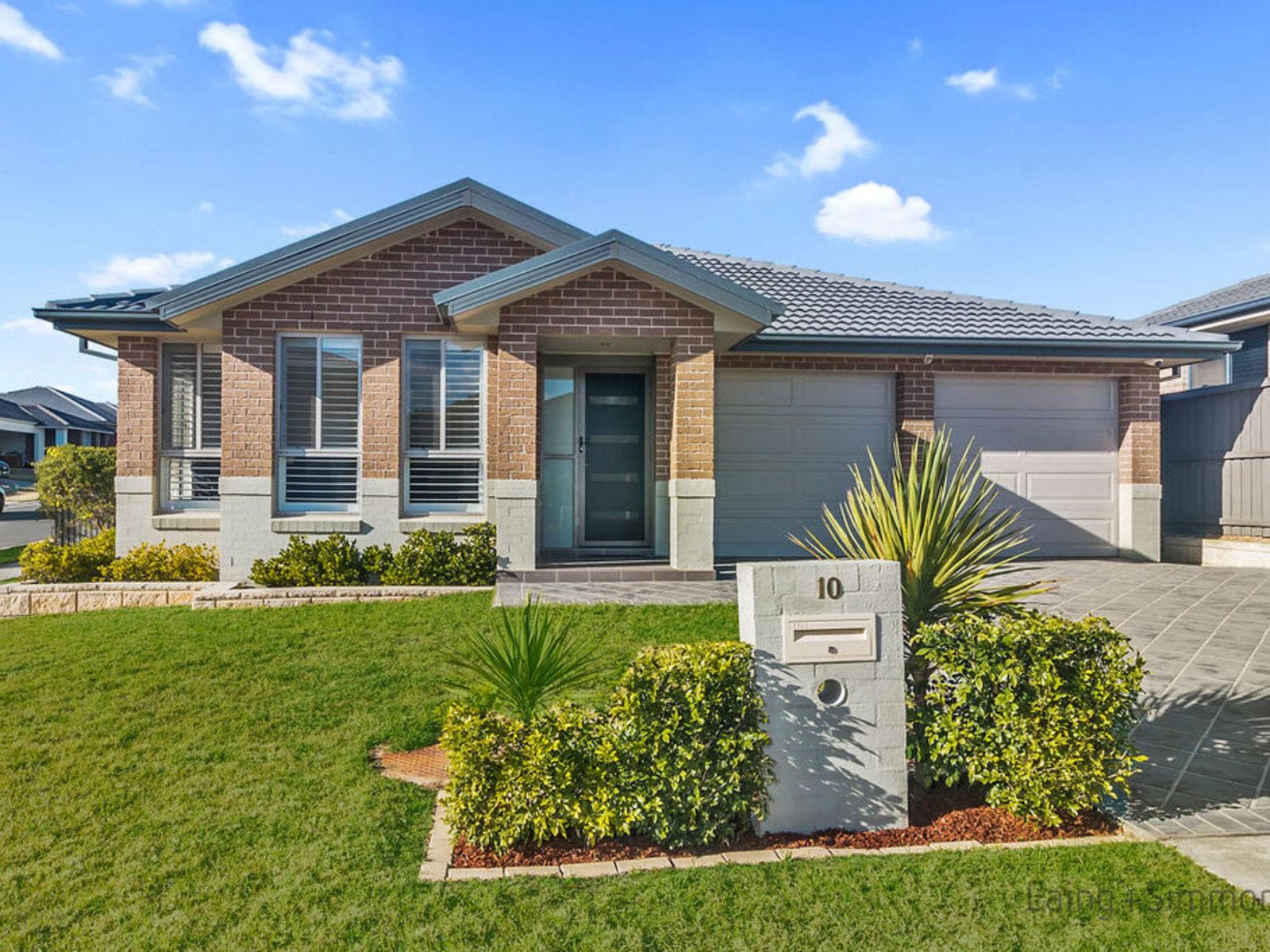 10 Hargrave Avenue, Middleton Grange, Middleton Grange - Image 1