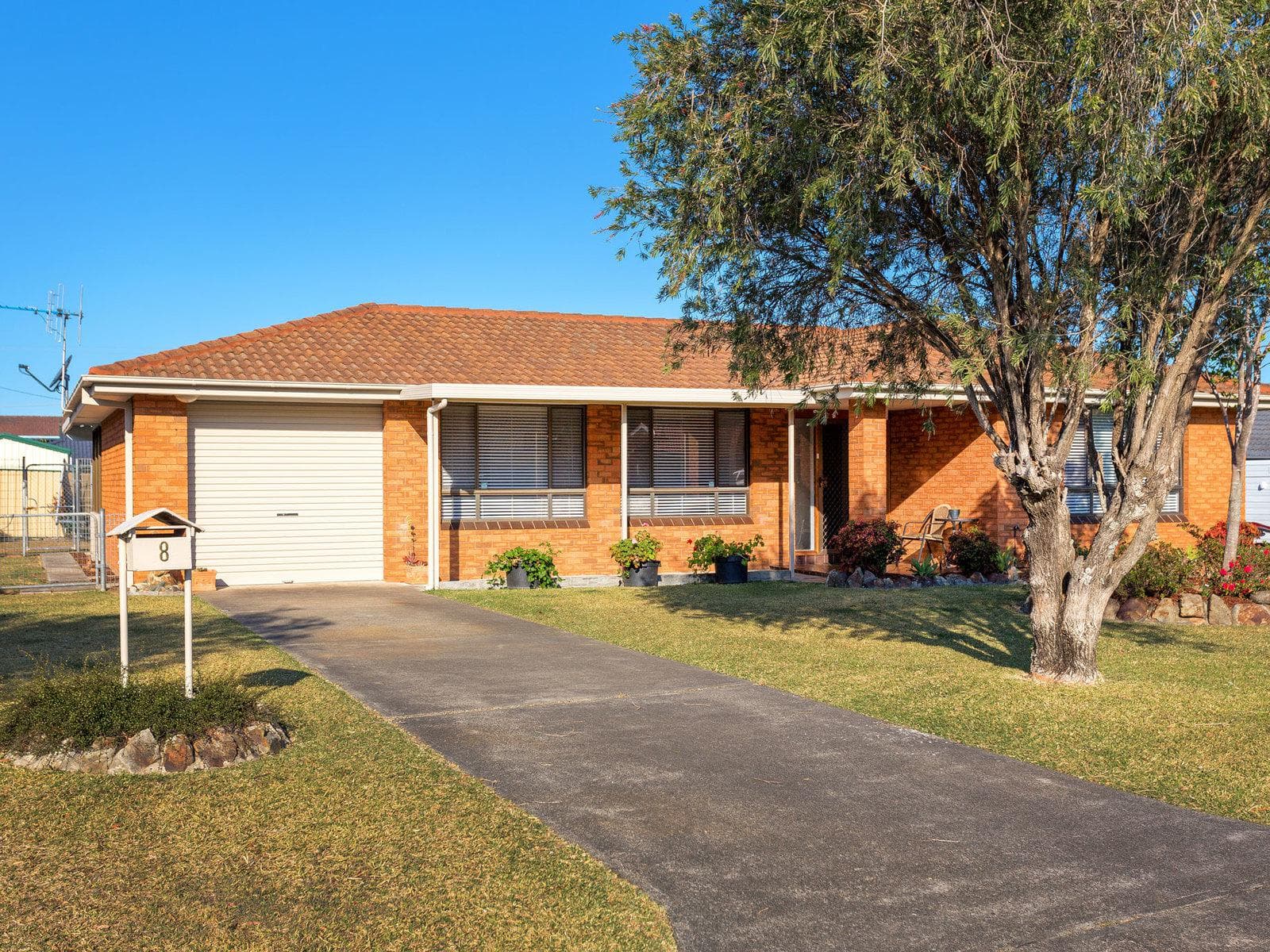 8 Joel Drive, Old Bar, Old Bar - Image 1