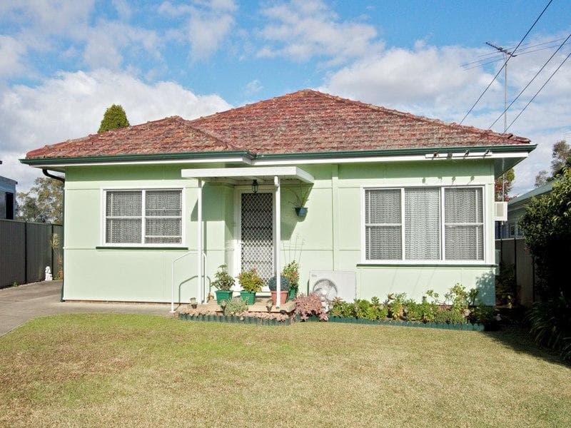 18 Waratah Street, Old Guildford, Old Guildford - Image 1
