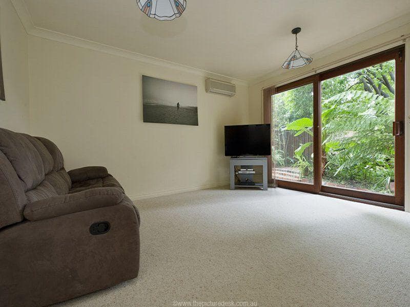 2/7 Tudor Close, Belrose, Belrose - Image 1