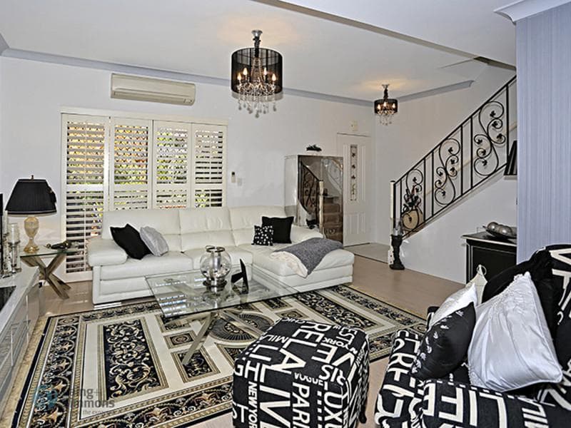 6/8 Warumbui Avenue, Miranda, Miranda - Image 1