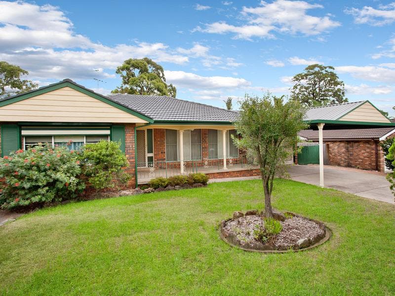 76 Rosina Crescent, Kings Langley, Kings Langley - Image 1