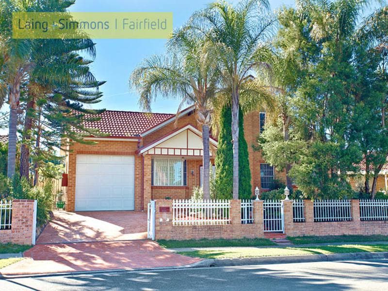 1/99-111 Karimbla Road
Miranda, NSW 2228, Bonnyrigg Heights - Image 1