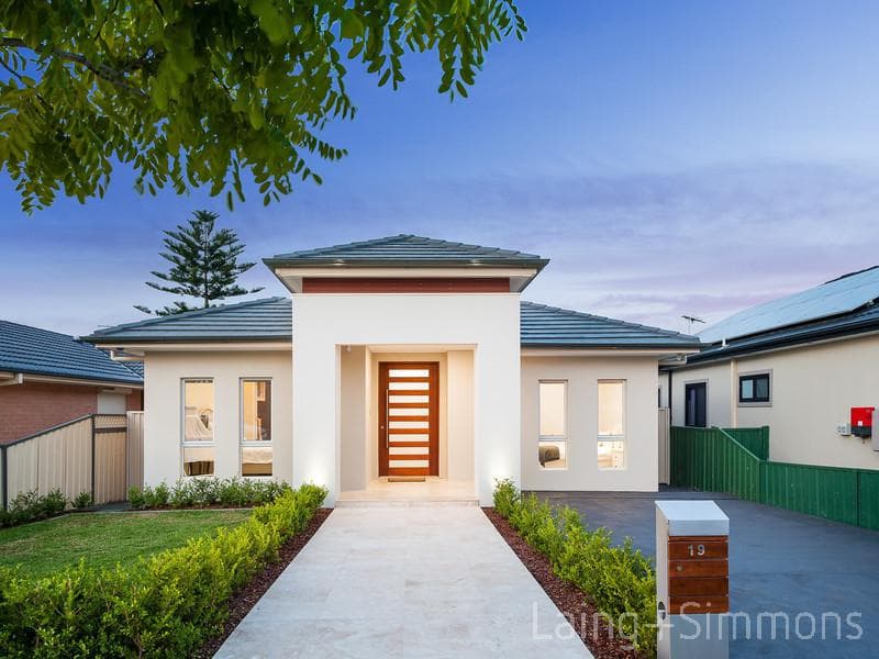 19 Mcarthur Street, Guildford, Guildford - Image 1