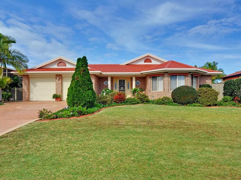 17 Garnet Avenue, Port Macquarie, Port Macquarie - Image 1