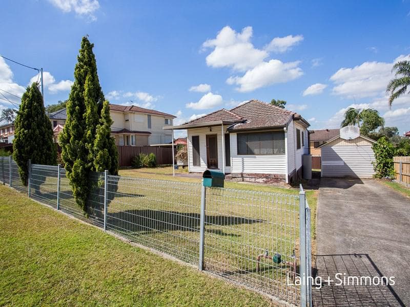 8 Constitution Road, Constitution Hill, Constitution Hill - Image 1