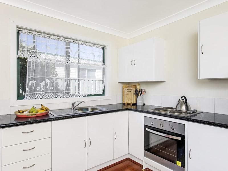 11 & 11a Idriess Crescent, Blackett, Blackett - Image 1