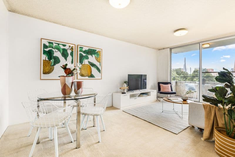 13/9a Cook St, Glebe, Glebe - Image 1