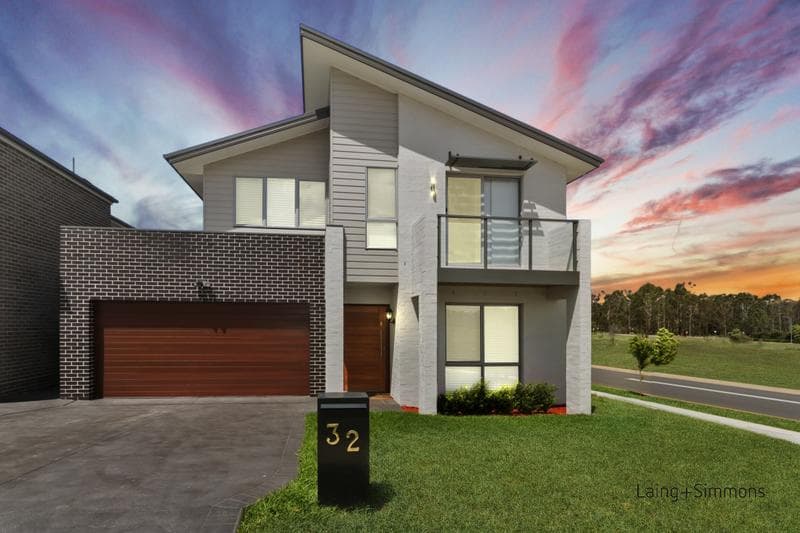 32 Clarence Drive, Elizabeth Hills, Elizabeth Hills - Image 1