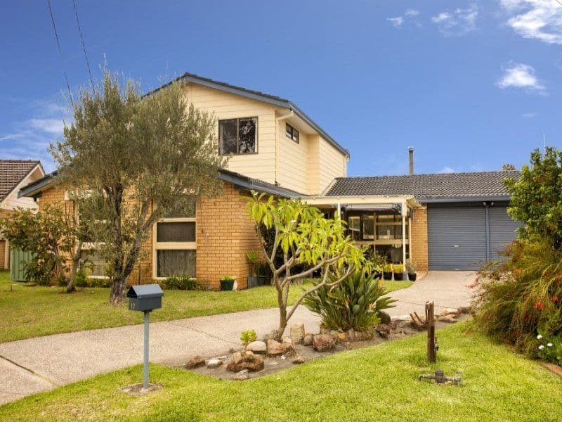 17 Bellinger Place, Sylvania Waters - Image 1