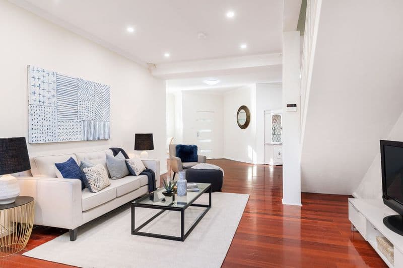 2/3 Richmond Avenue, Sylvania Waters - Image 1