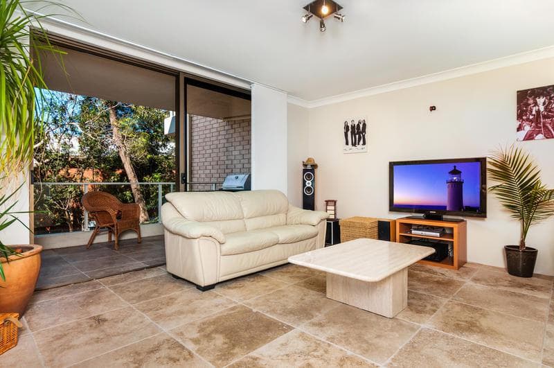 2/24 The Crescent, Dee Why - Image 1