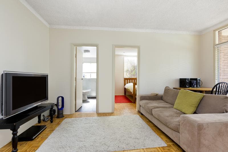 1/104 Crown Road, Queenscliff - Image 1