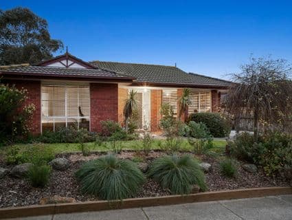 24 Hillview Drive, Carrum Downs - Image 1