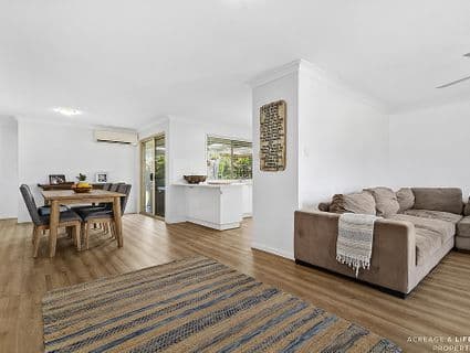 96 Carpenter Way, Sandstone Point - Image 1