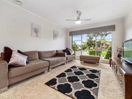 30 Hickory Crescent, Frankston North - Image 1