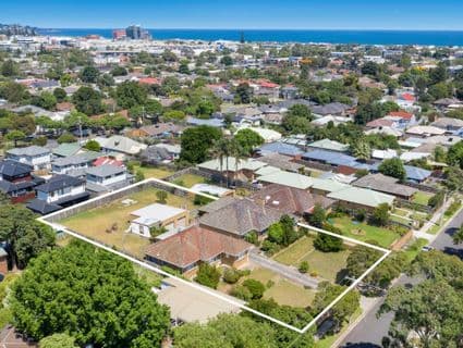28 & 30 Cricklewood Avenue, Frankston - Image 1