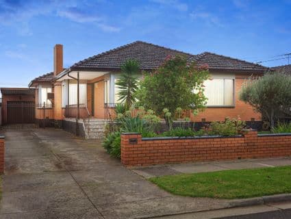 47 Domain Street, Hadfield - Image 1