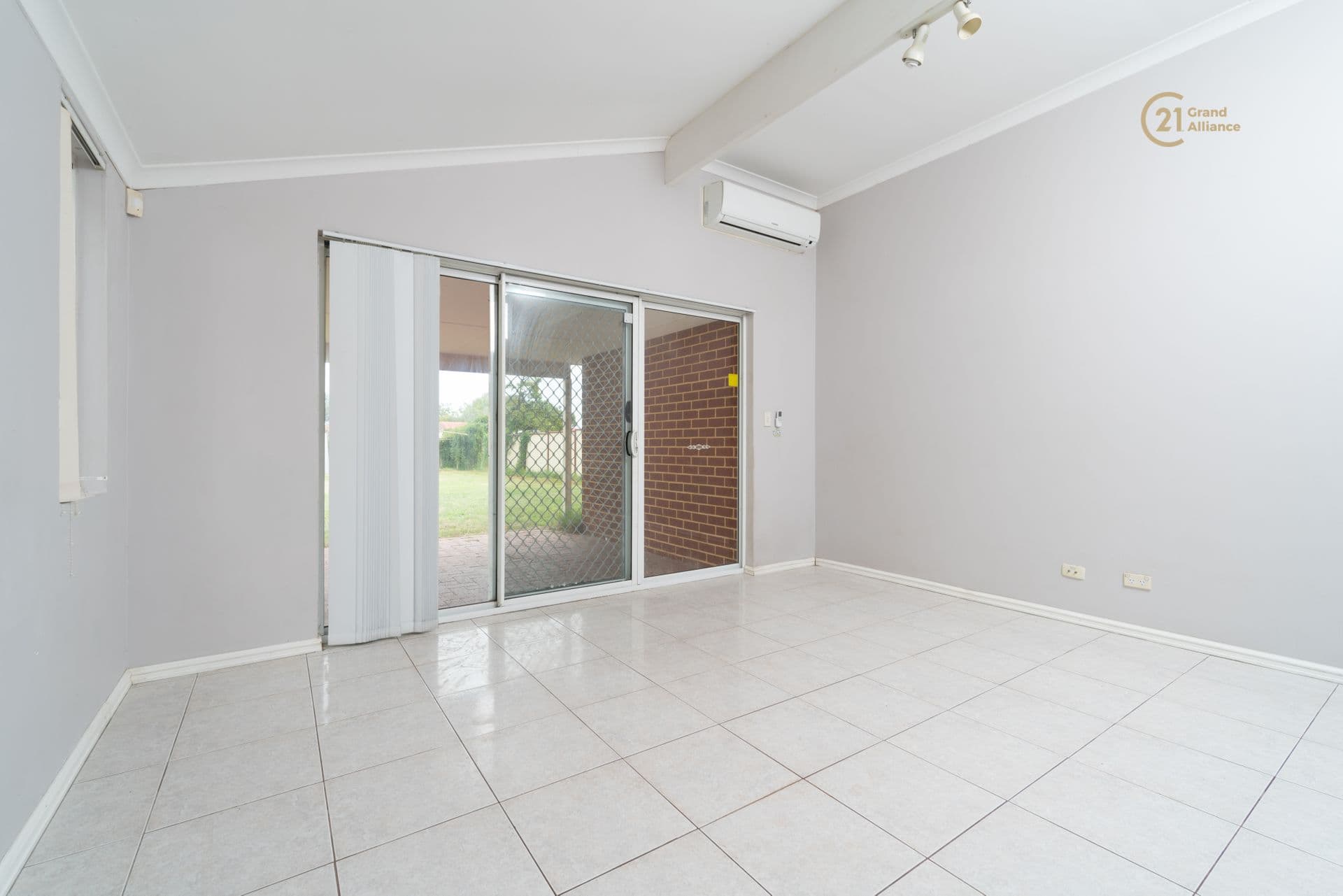 2/280 Lord Street, Perth, WA, 6000, Belmont - Image 1