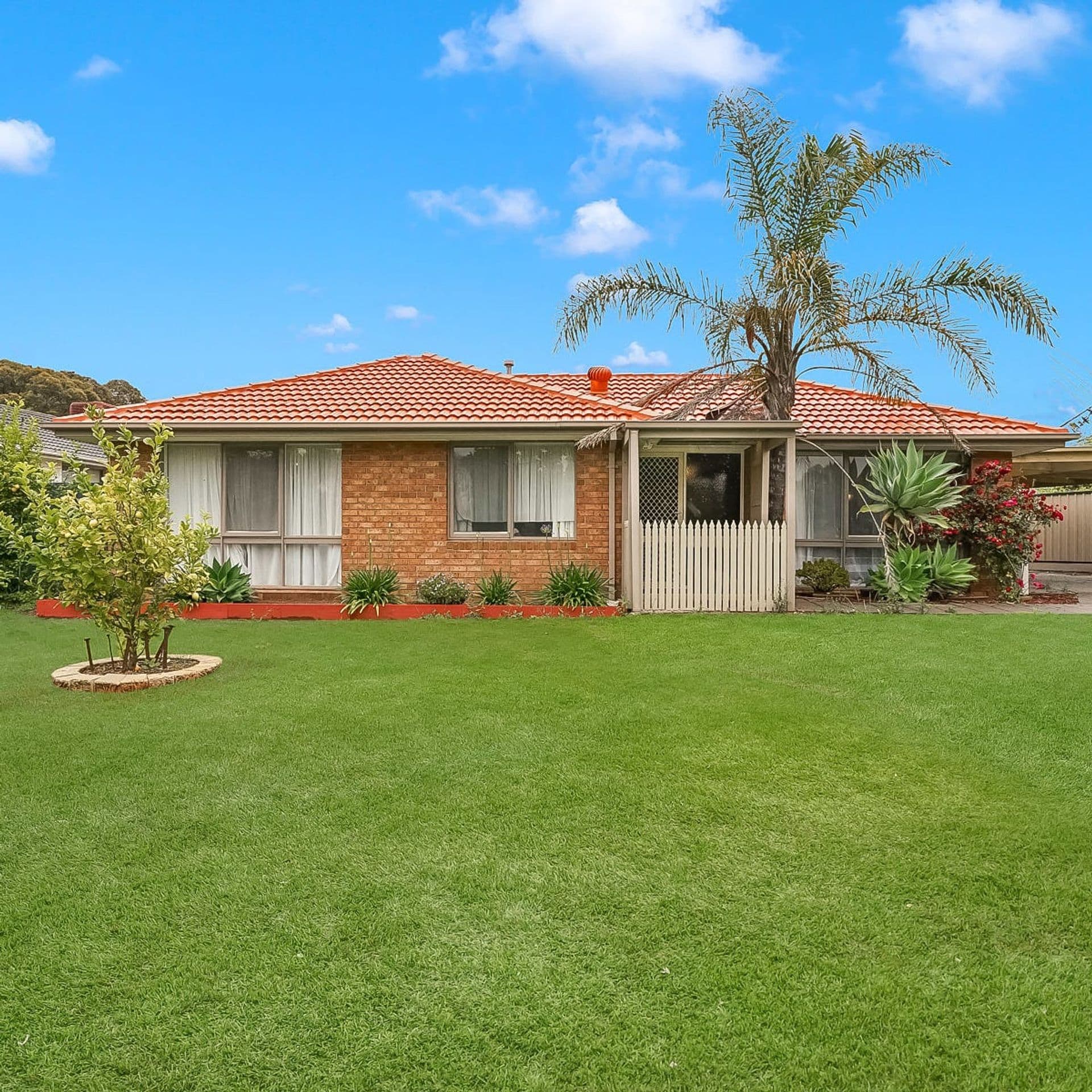 Suite 4 241-244 Caroline Springs Blvd, Caroline Springs, VIC, 3023, Kurunjang - Image 1